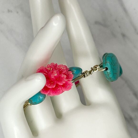 Silver Tone Faux Turquoise Beaded Pink Cross Small Wire Bangle Bracelet - Picture 7 of 10
